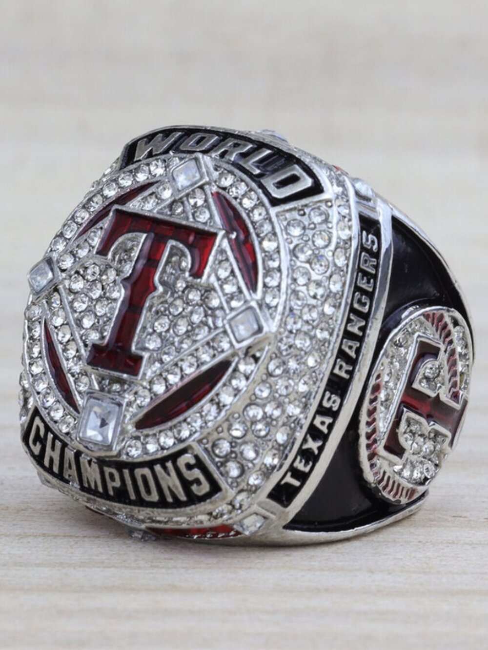Texas Rangers Championship Ring... Fast shipped from USA